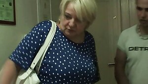 Picked up blonde grandma gets fucked from behind