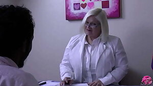 LACEYSTARR - Dr. Lacey Meets a Shy One